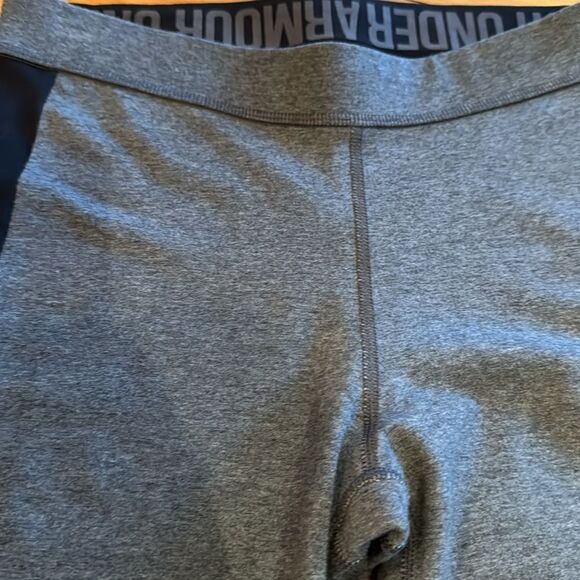 Under Armour gray black sideseam stripe, blocked striped lower leg leggings. Sm - Picture 3 of 6